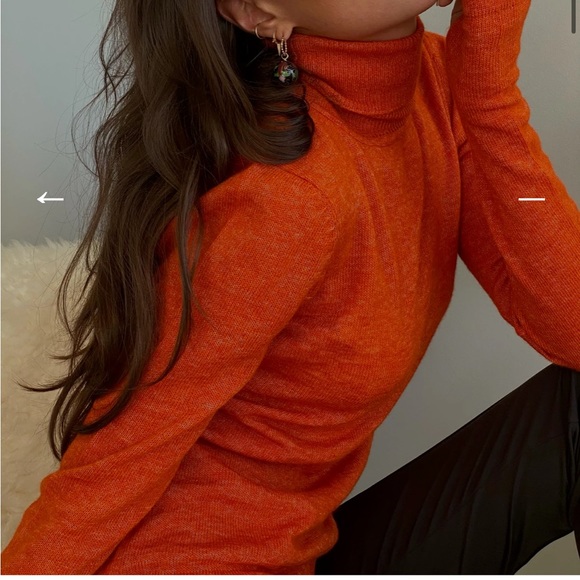 Antidote Turtle Neck Sweater - Picture 8 of 10